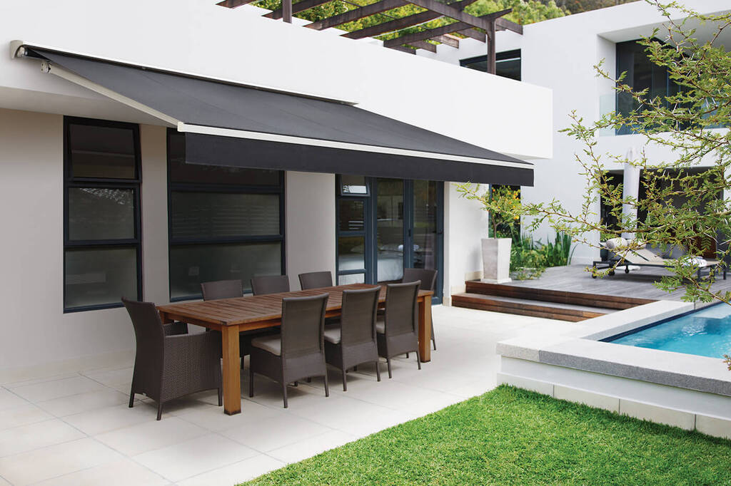 Adjustable Louvre Awning