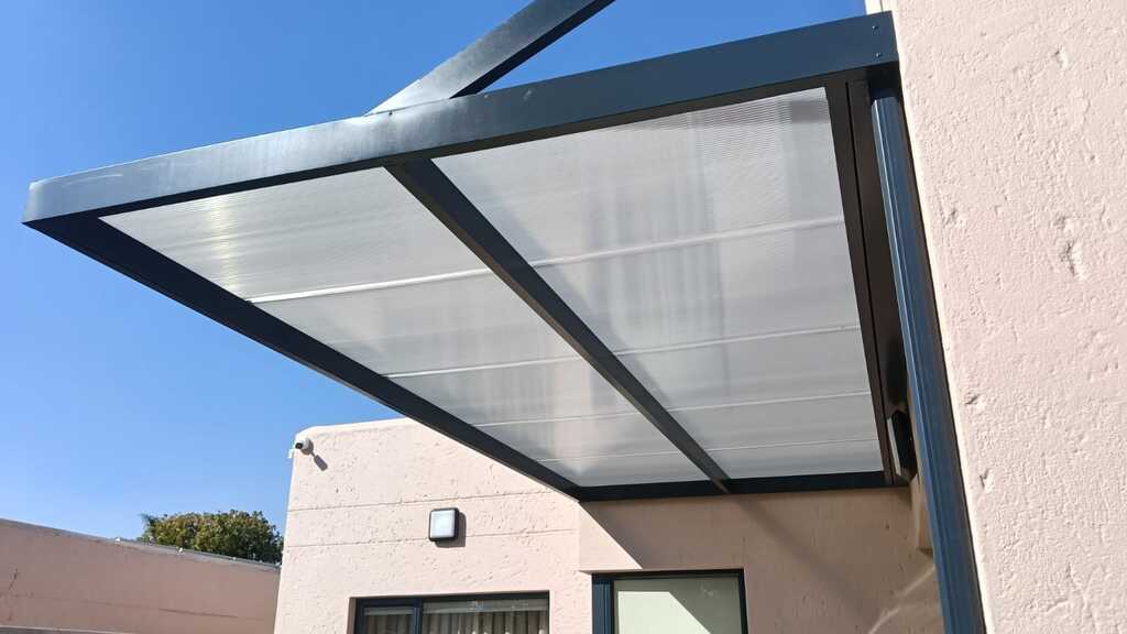 Adjustable Louvre Awning